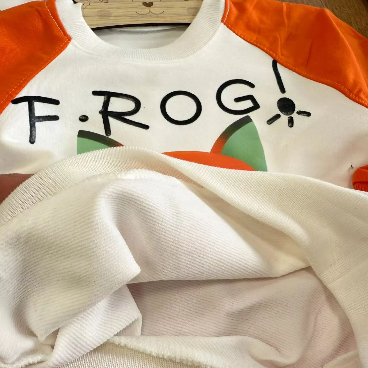 بلوز شلوار طرح F.ROG سایز ۳۵،۴۰ کد ۵۵۷۸