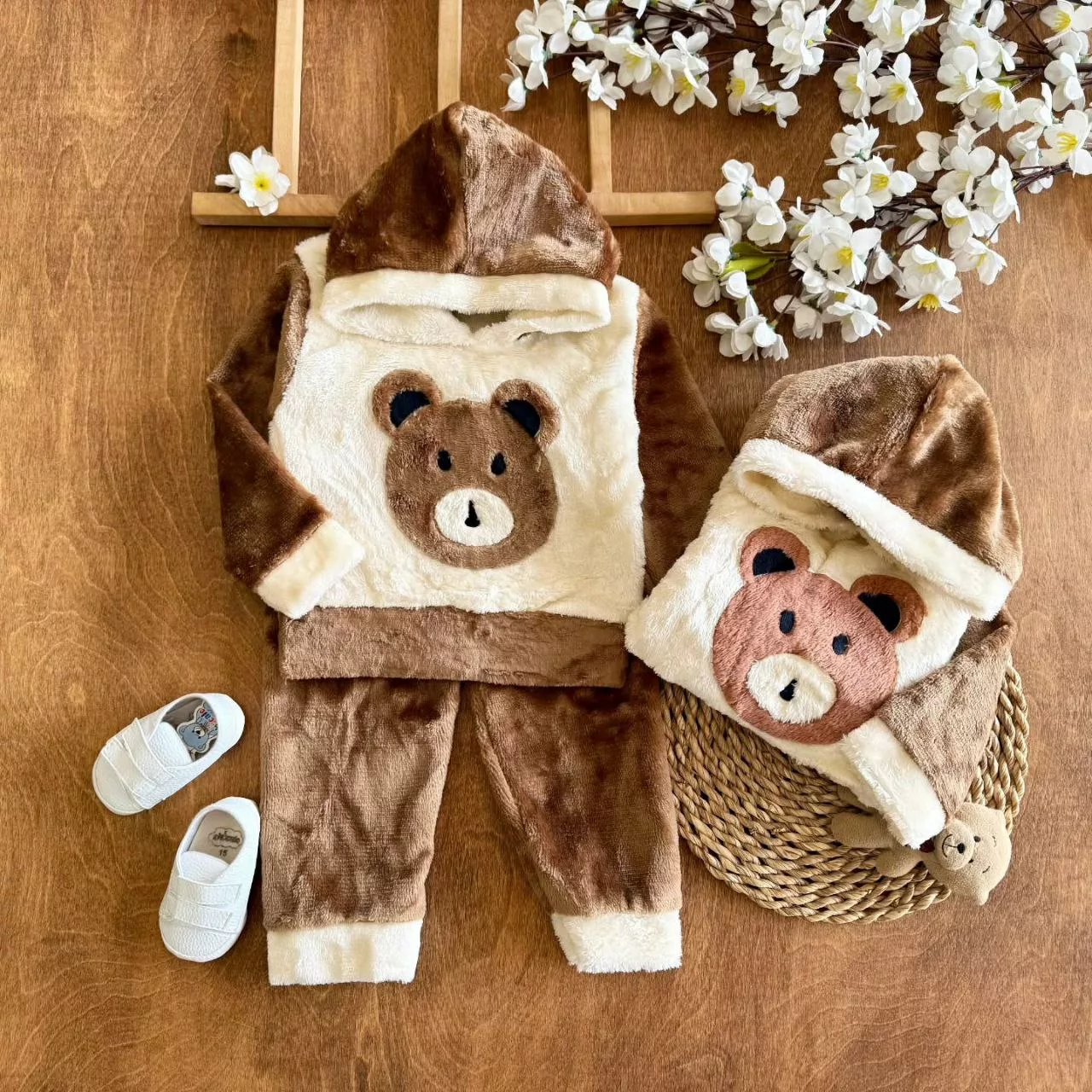 سایز ۴۰: قد هودی ۳۸ پهنا ۳۲ قد شلوار ۵۲ فاق ۲۱