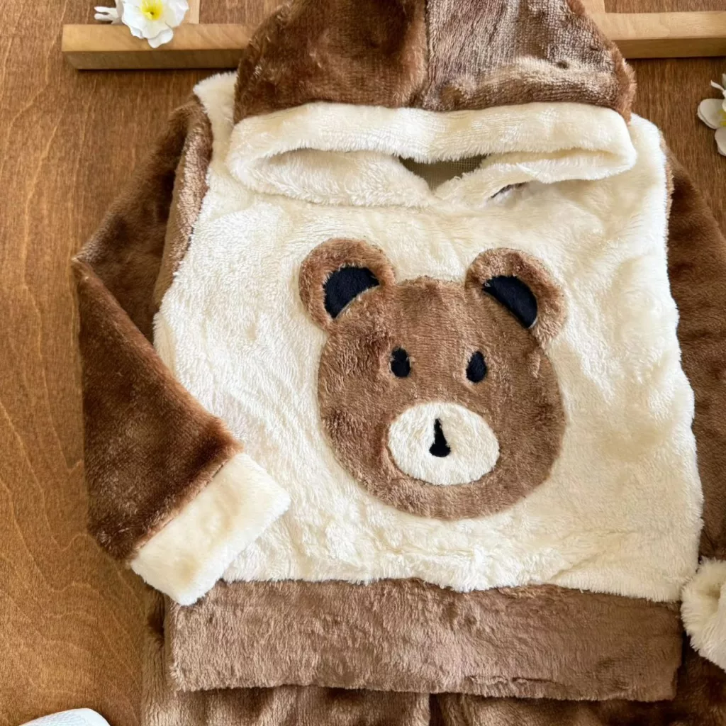 سایز ۴۰: قد هودی ۳۸ پهنا ۳۲ قد شلوار ۵۲ فاق ۲۱