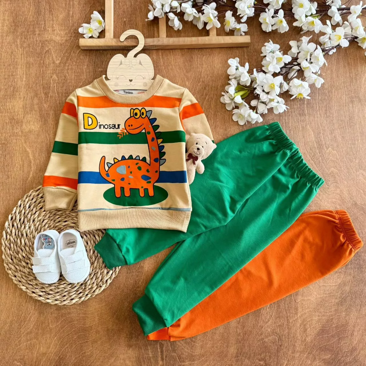 بلوز شلوار دایناسور نارنجی تنی نو سایز ۳۵ تا ۵۰ کد ۵۵۸۵