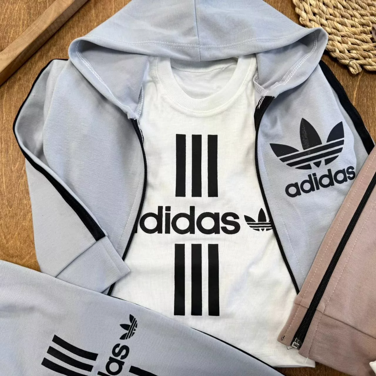 ست ۳ تکه سویشرت شلوار آدیداس سایز ۴۰،۴۵ کد ۵۶۰۶