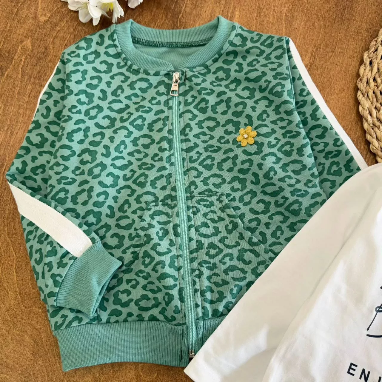 ست ۳ تکه سویشرت شلوار پلنگی گل برجسته سایز ۴۰،۴۵ کد ۵۶۹۳