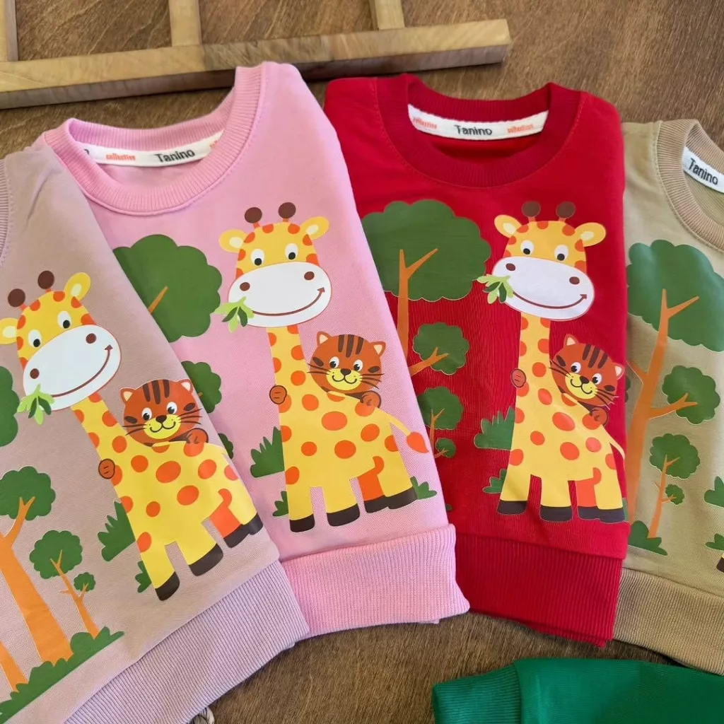 بلوز شلوار زرافه و گربه سایز ۳۰،۳۵ کد ۵۷۱۲