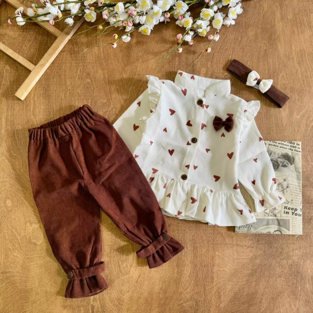 مانتو شلوار مخمل هددار قلبی سفید کد ۵۸۰۲