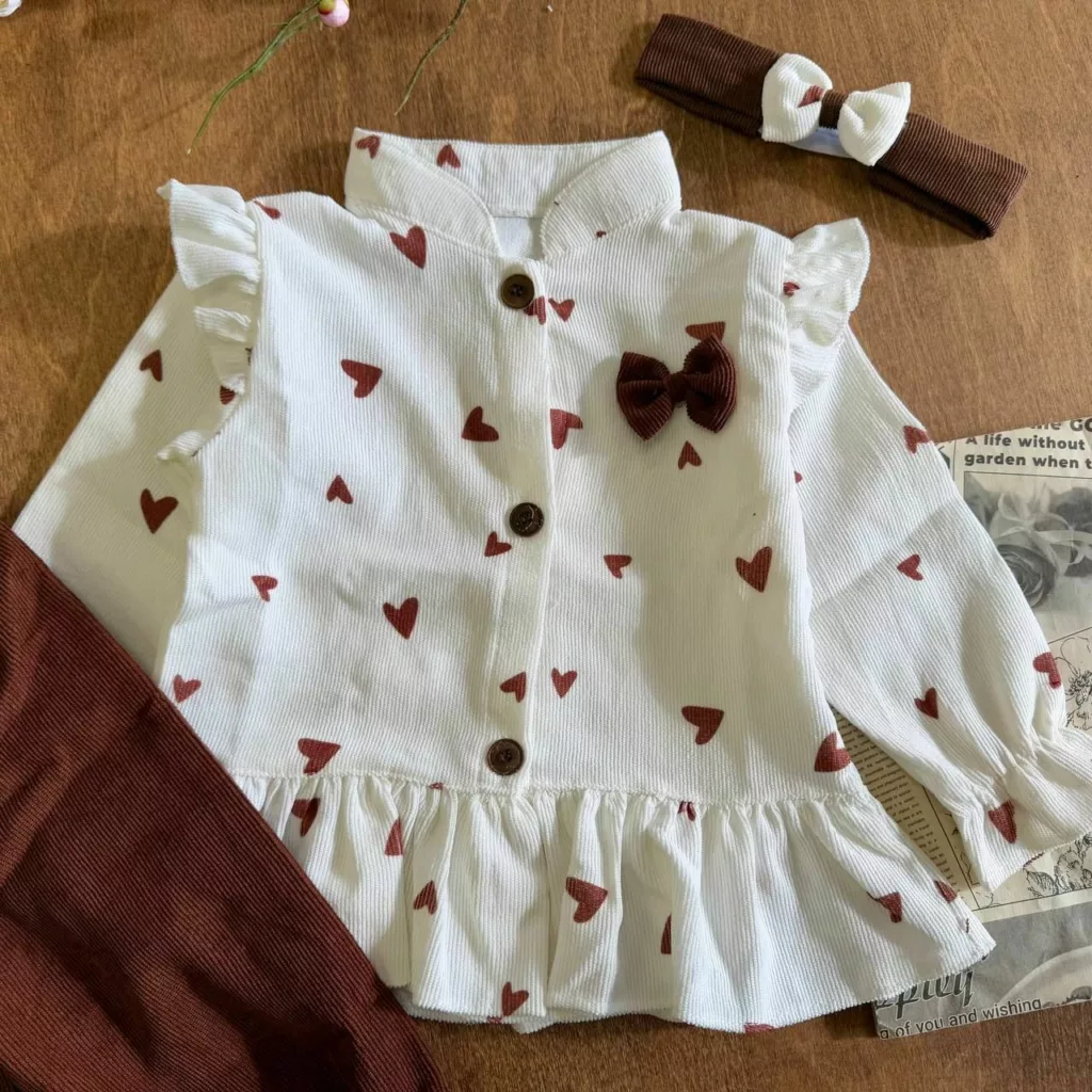 مانتو شلوار مخمل هددار قلبی سفید کد ۵۸۰۲