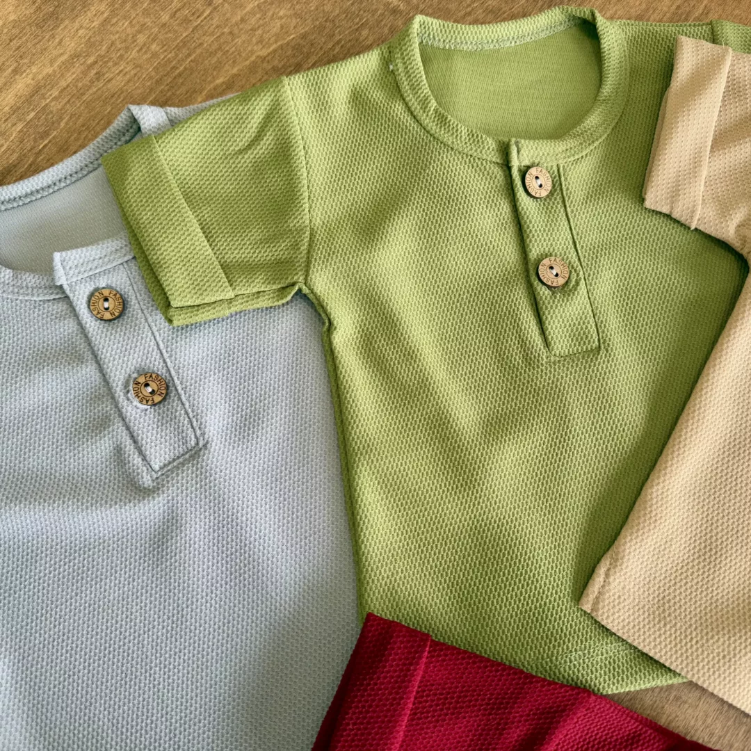 تیشرت شلوارک بیسکویتی دکمه دار perry سایز 1 تا 3 کد 5786