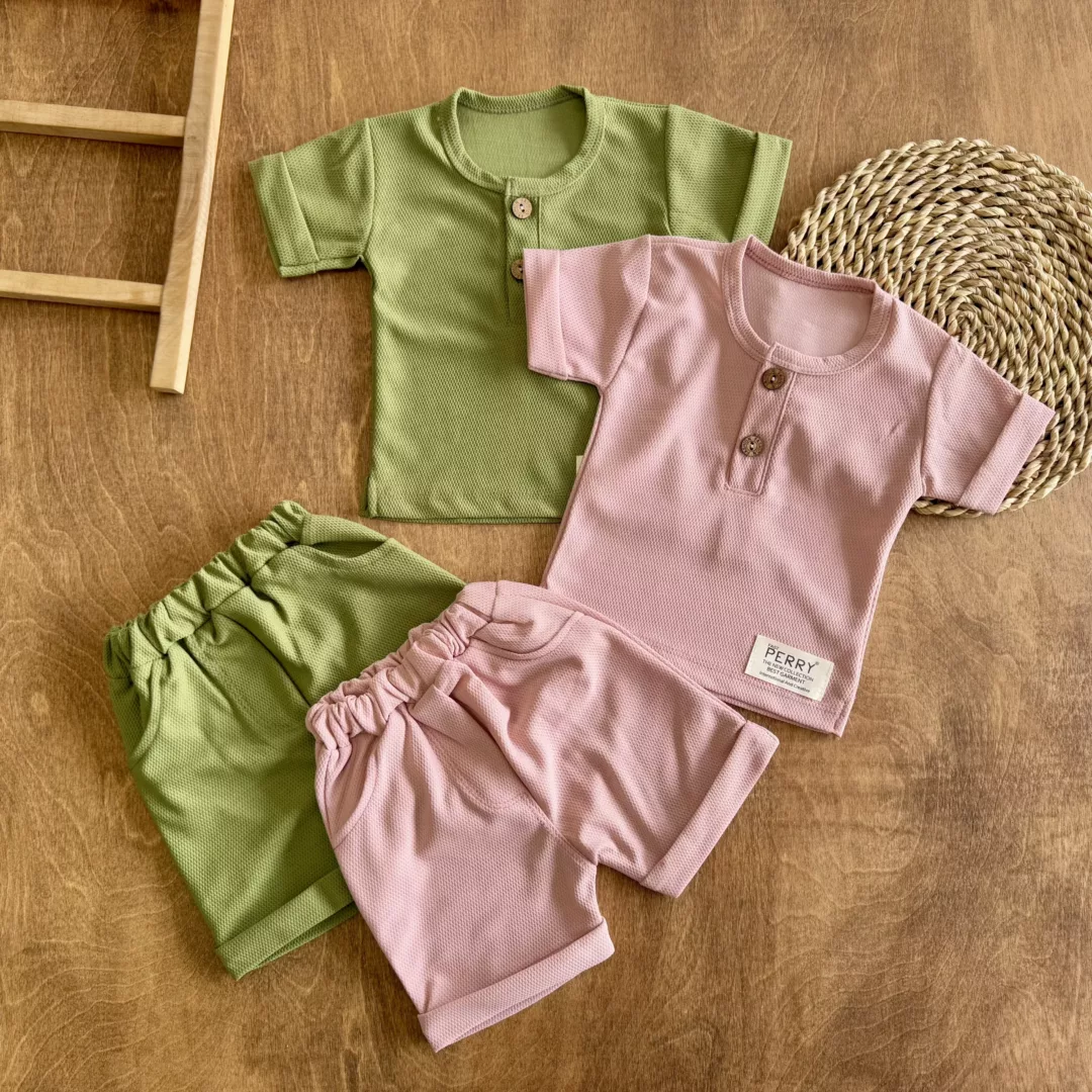 تیشرت شلوارک بیسکویتی دکمه دار perry سایز 1 تا 3 کد 5786