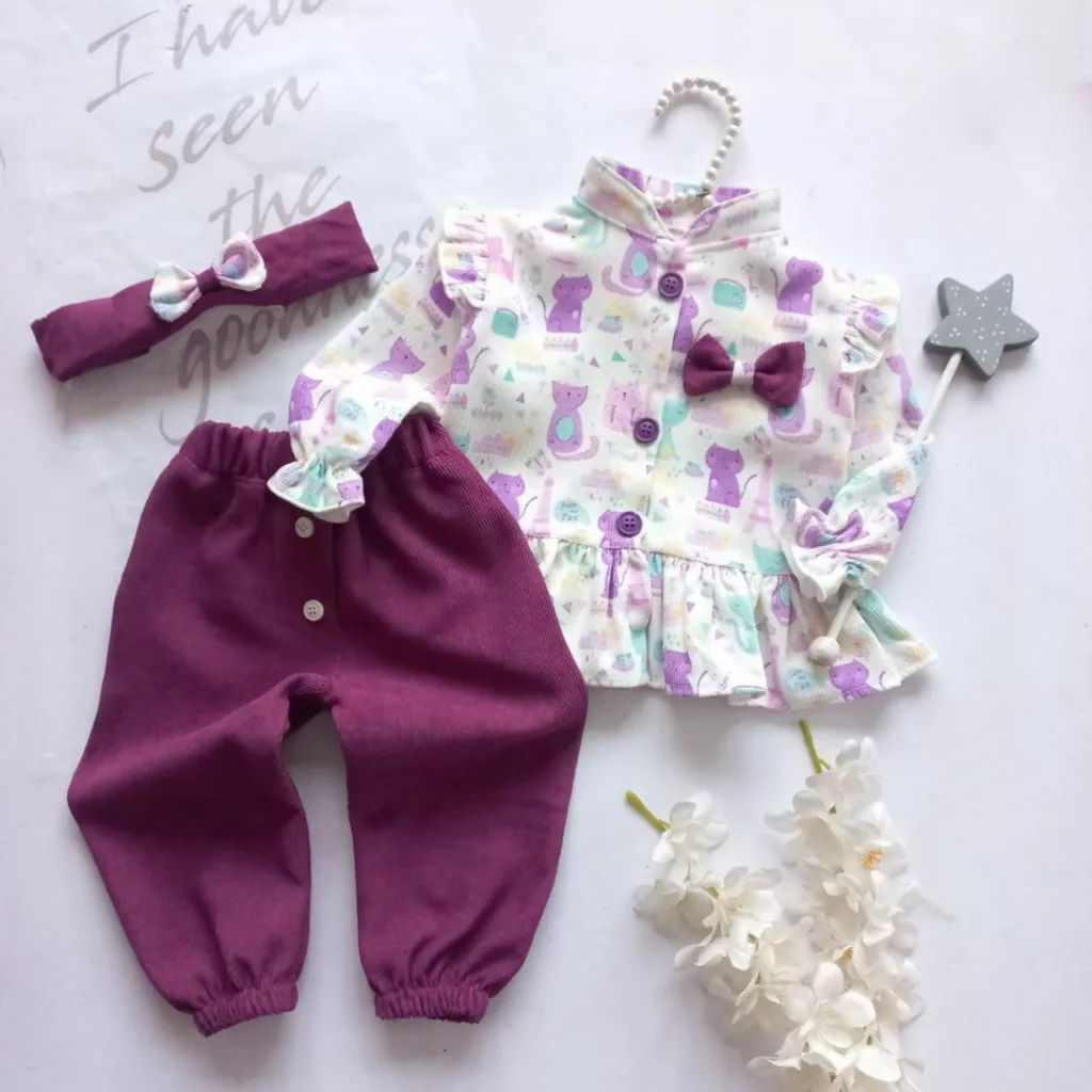 مانتو شلوار مخمل بنفش هددار طرح کیتی کد ۵۷۲۶