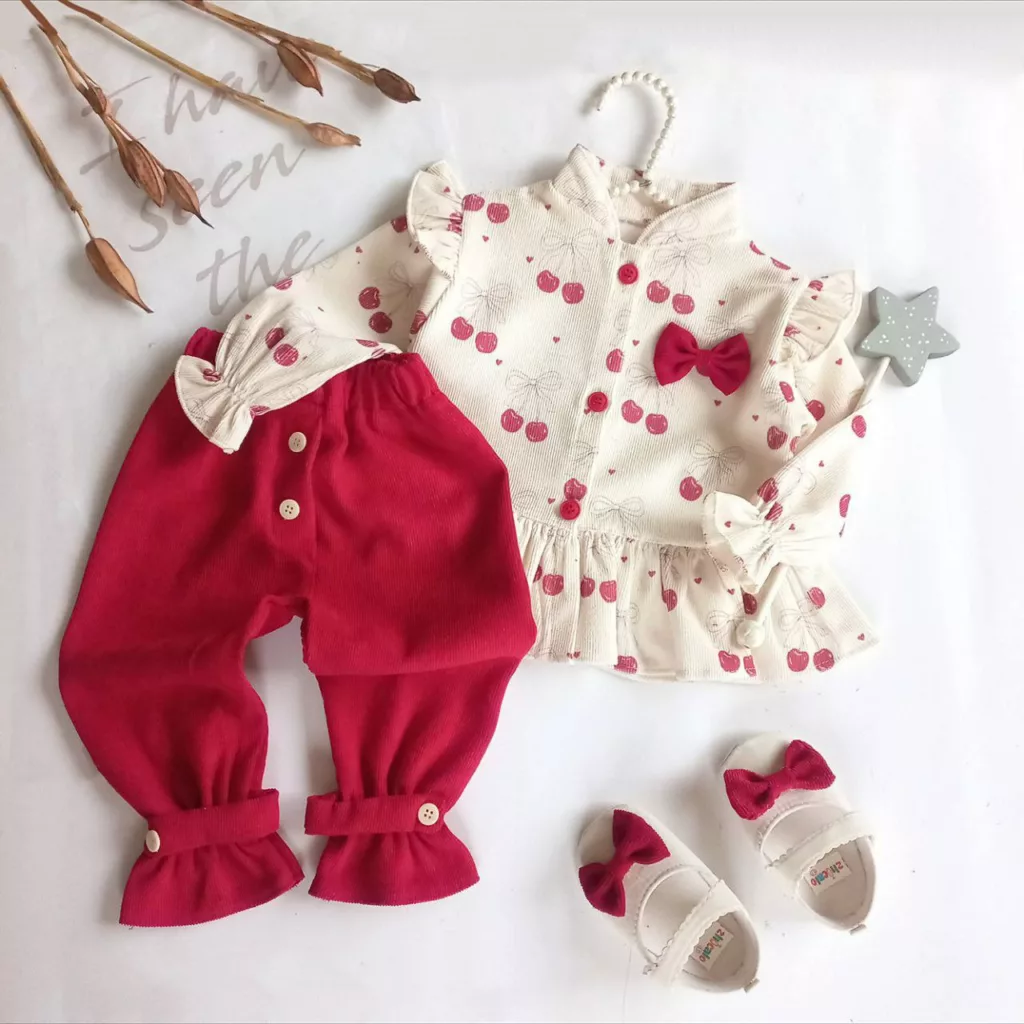 مانتو شلوار مخمل طرح آلبالو کد ۵۷۲۷