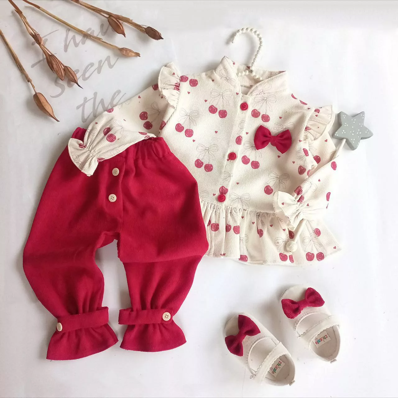 مانتو شلوار مخمل طرح آلبالو کد ۵۷۲۷