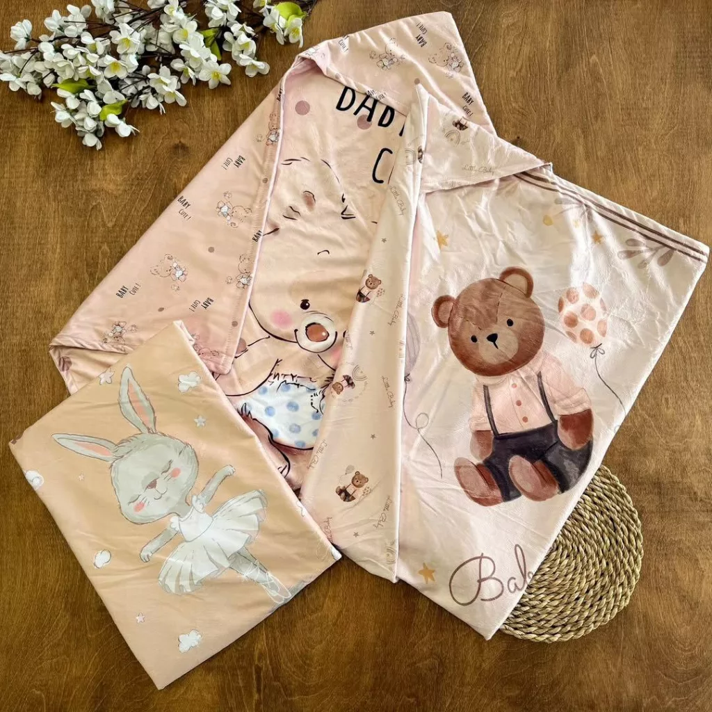 پتو مخمل دورپیچ با تم کرمی کد ۵۷۳۷