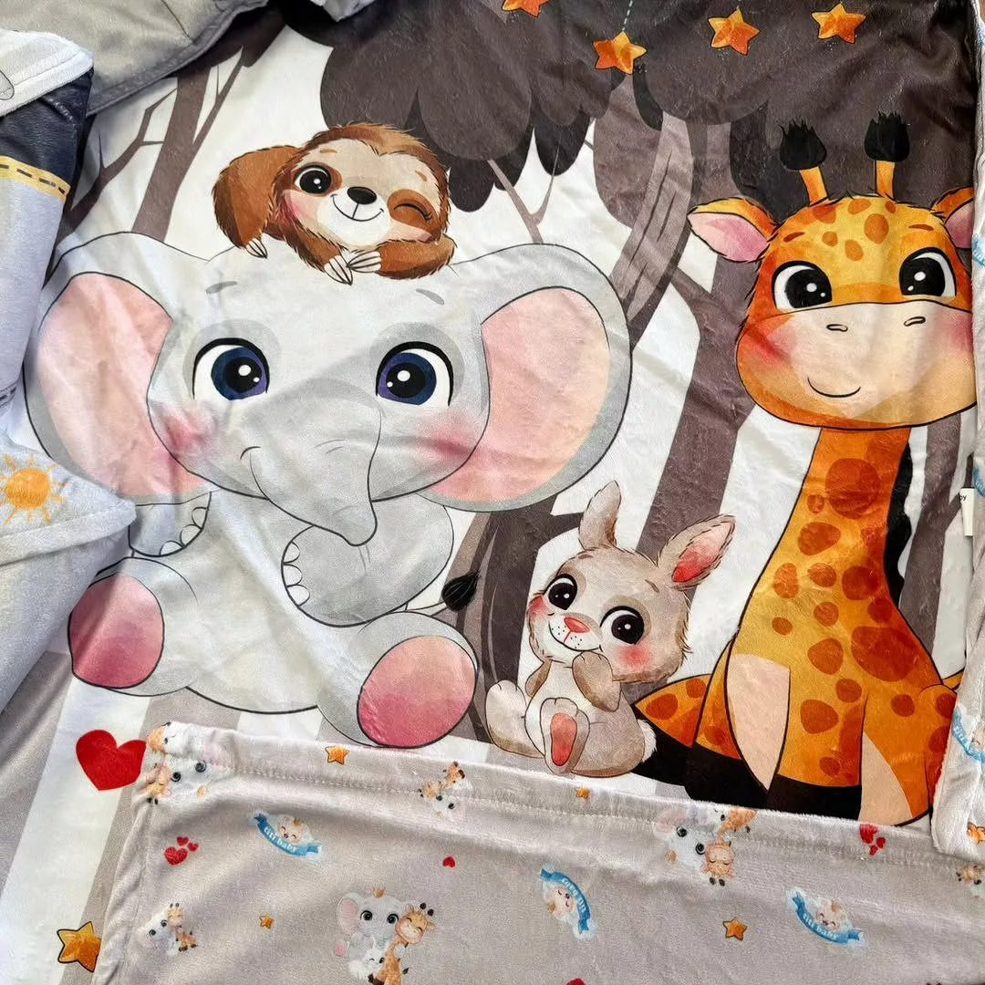 پتو مخمل دورپیچ با تم طوسی کد ۵۷۳۸