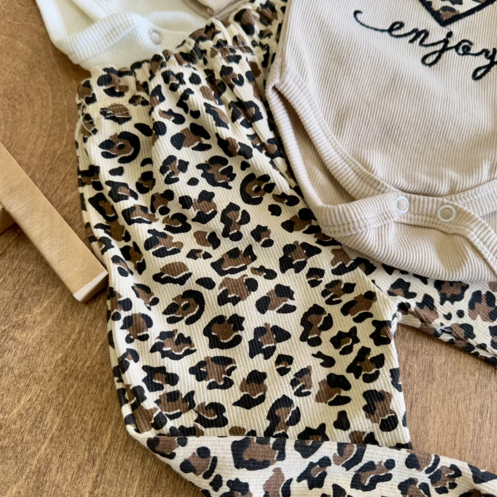 بادی شلوار پلنگی (هددار) قلبی ۴ سایز کد ۵۸۰۵