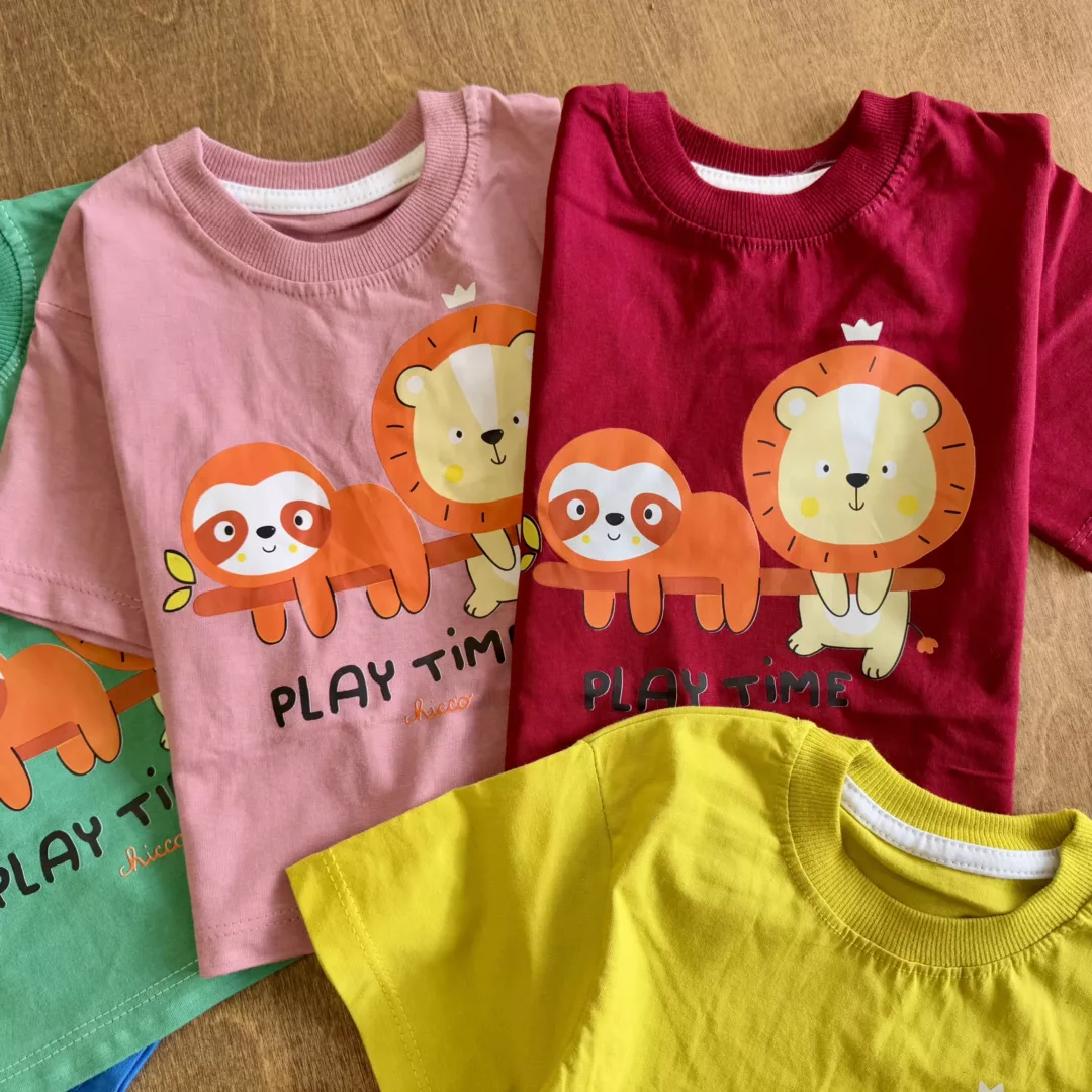 تیشرت شلوارک کتان شیر و تنبل درختی سایز ۳۵،۴۰ کد ۵۸۰۳