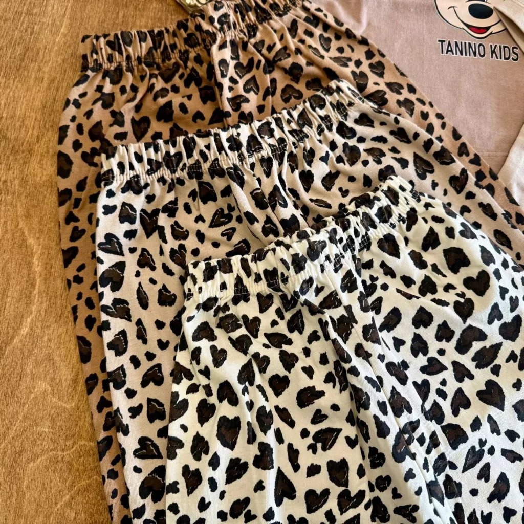 تیشرت شلوارک چیندار مینی موس پلنگی سایز ۴۰ تا ۵۵ کد ۵۸۴۹