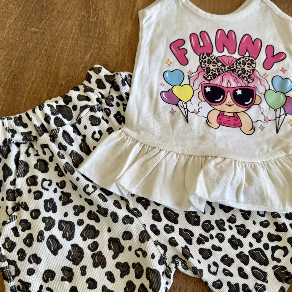 تاپ شلوارک پلنگی دختر عینکی Funny سایز 40،45 کد 6687