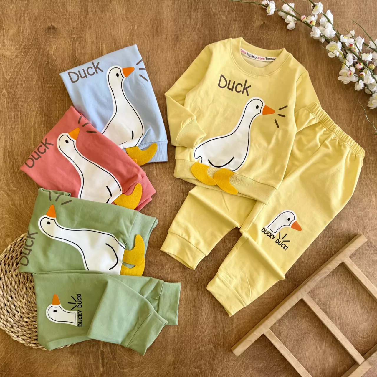بلوز شلوار اردک پادار Duck سایز 35 تا 45 کد 6846