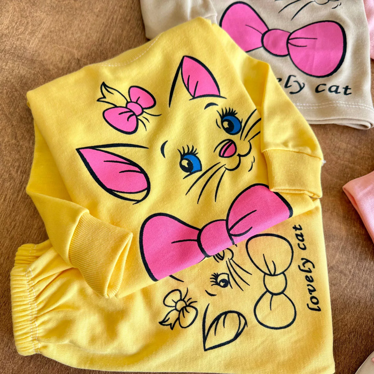 بلوز شلوار پیشی پاپیونی Lovely Cat سایز 4 تا 6 کد 6980